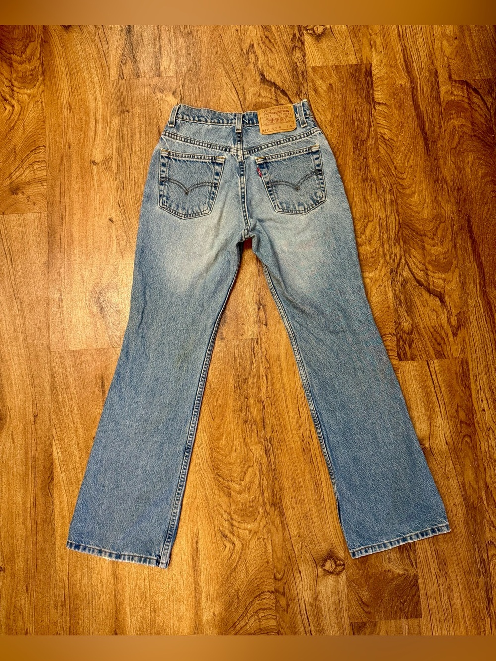 90’s Vintage 517 Bootcut Lowrise Levi’s. Paper Tag. Made in USA. 3 Jr.S. 26